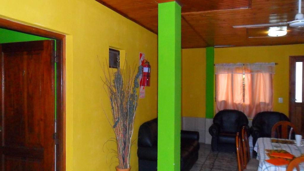 Residencial Arcoiris Hotel Пуерто Игуасу Екстериор снимка