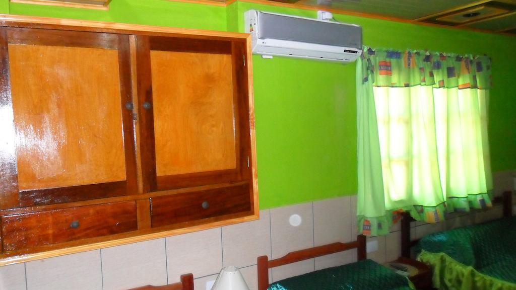 Residencial Arcoiris Hotel Пуерто Игуасу Стая снимка